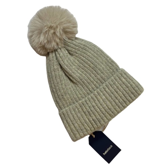 Hat attack City Beanie Oat Pom Pom beanie hat New with tags - Picture 5 of 6